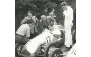 Remembering the magic of race driver Stirling Moss in Worcestershire
